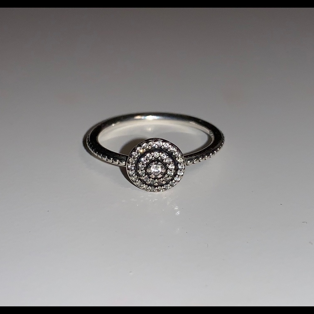PANDORA Elegant Sparkle Ring